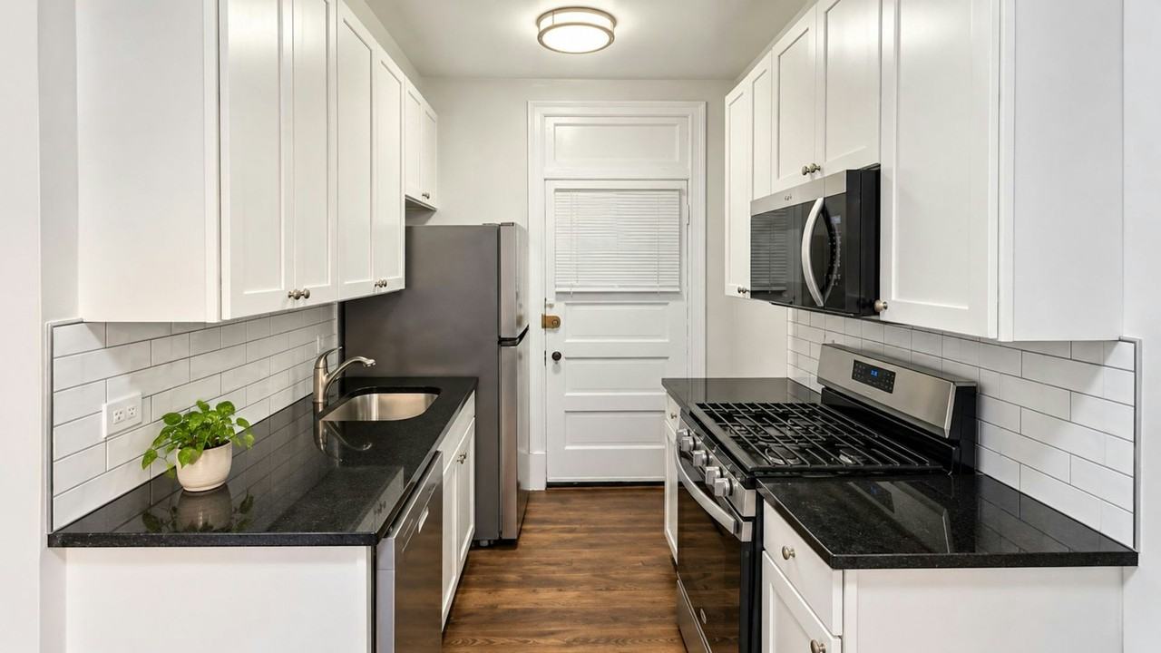905 West Altgeld Street, Unit 1A - Photo 4 of 11