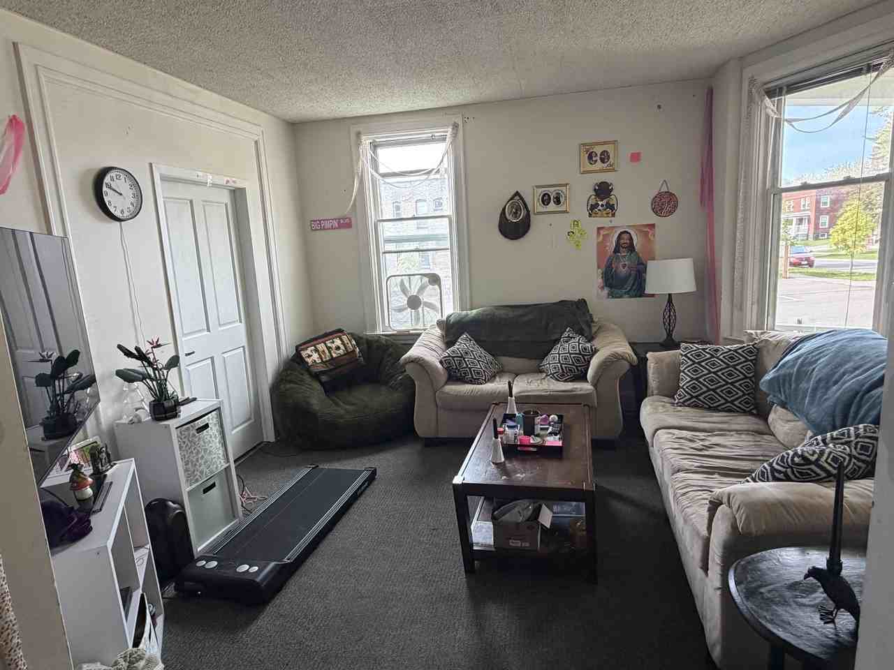1420 E 2nd St #1 - Photo 3 of 24