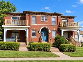 featured image of 432 N 11th Ave E