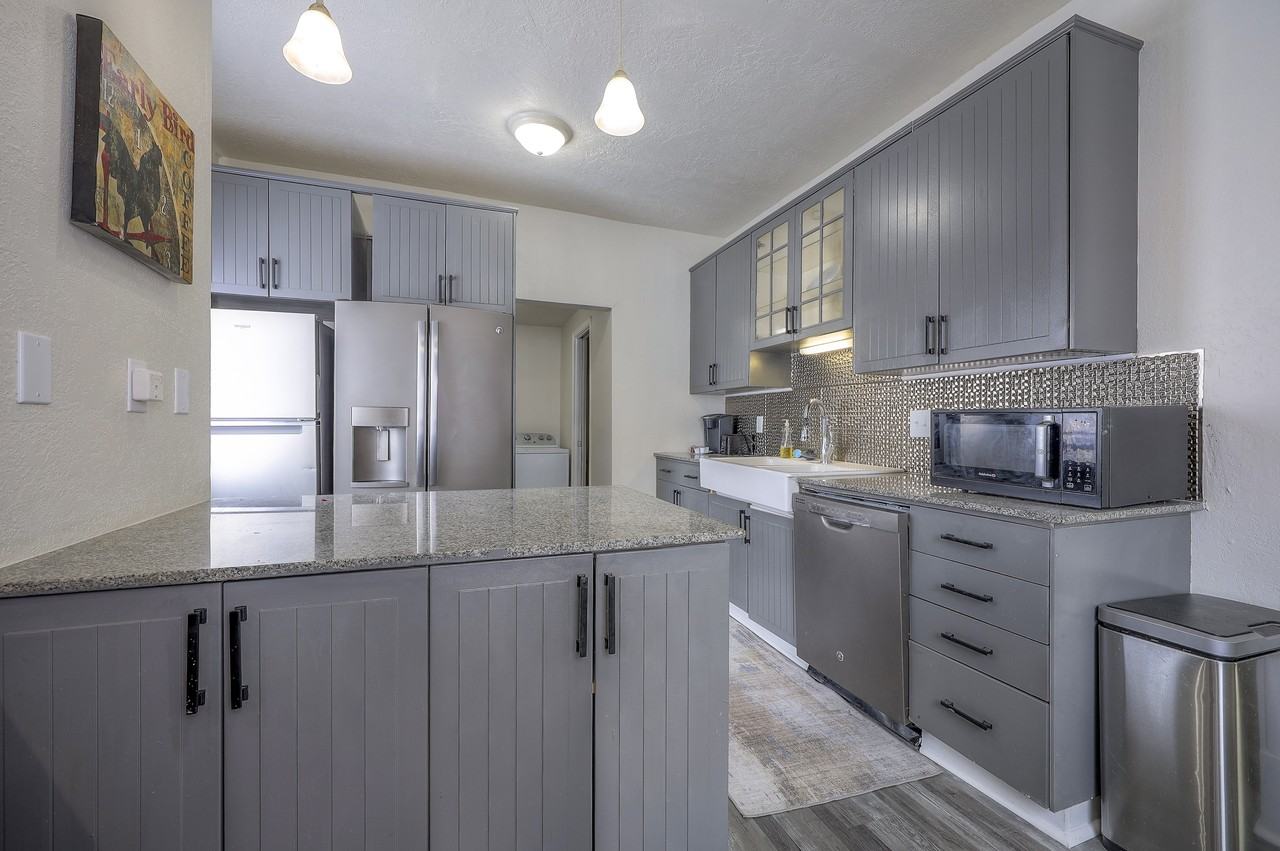 2618 East 28th Street - Photo 4 of 4