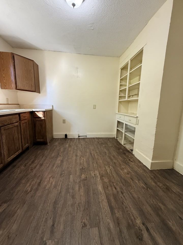 736 Greenlawn Ave - Photo 6 of 10