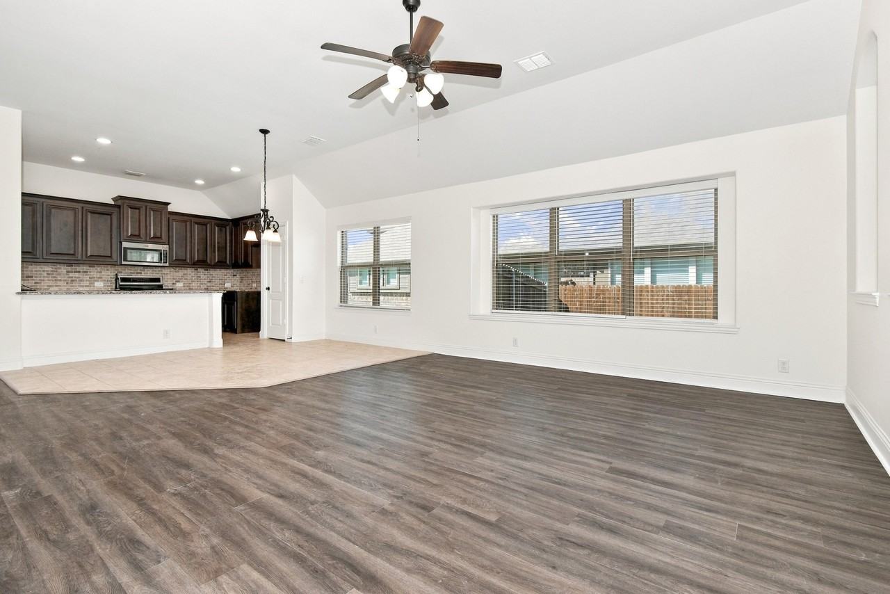 5205 Ambergate Lane - Photo 4 of 17