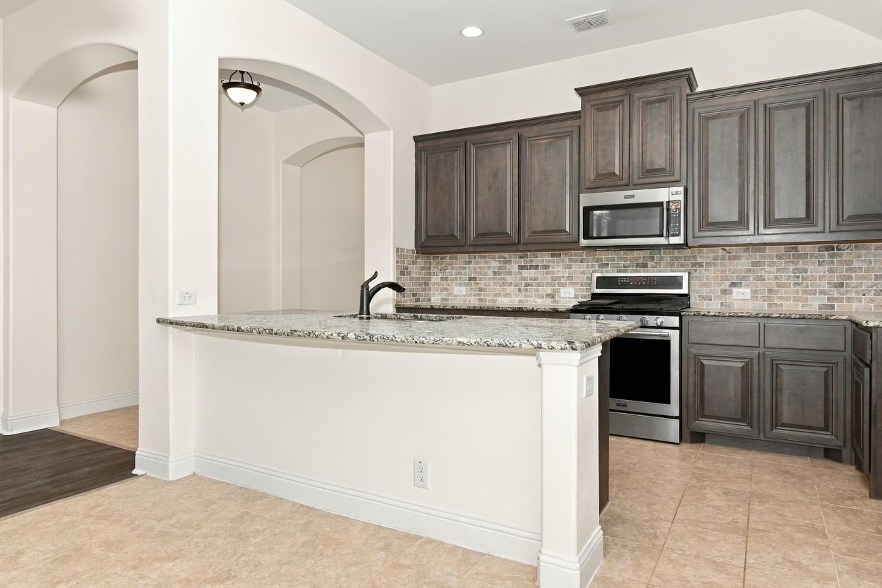 5205 Ambergate Lane - Photo 6 of 17