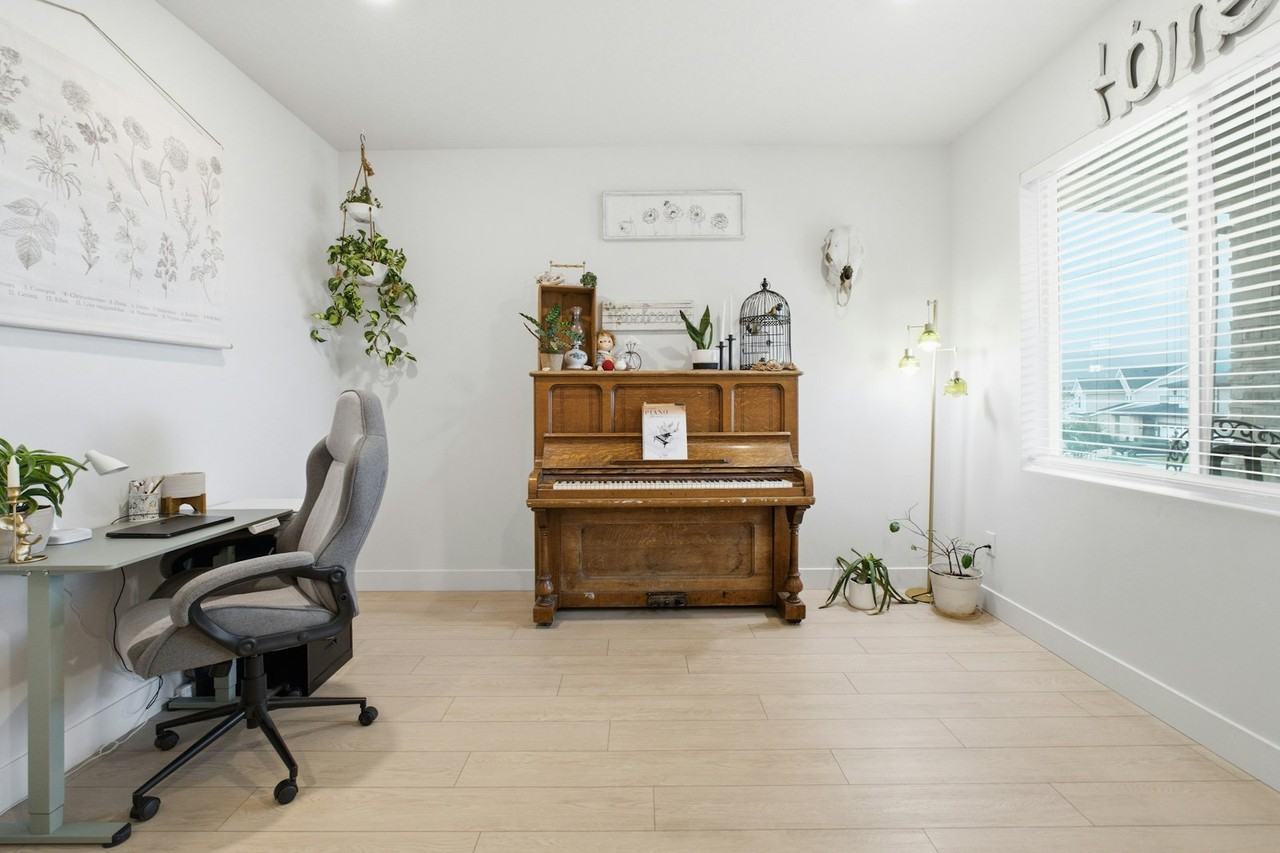 414 West Snowberry Drive - Photo 2 of 18