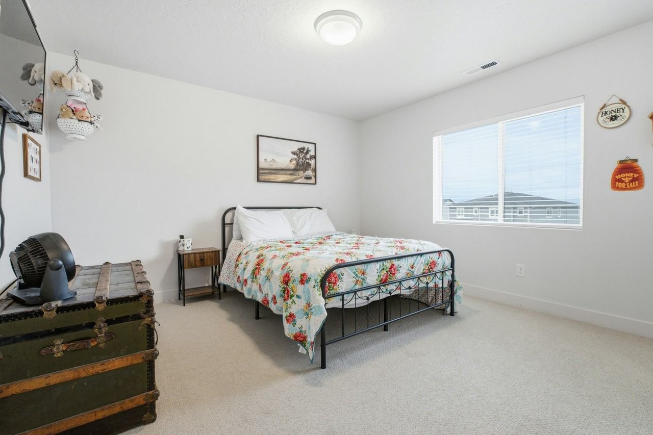 414 West Snowberry Drive - Photo 6 of 18