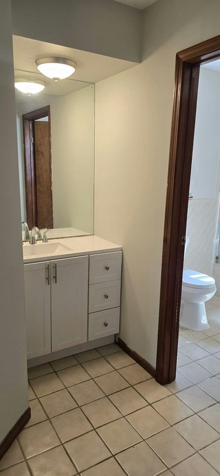 921 Jackson Ave, Unit 1 - Photo 6 of 12