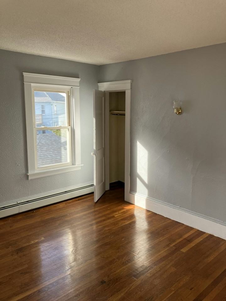 275 O'Connor St, Unit 2 - Photo 3 of 5