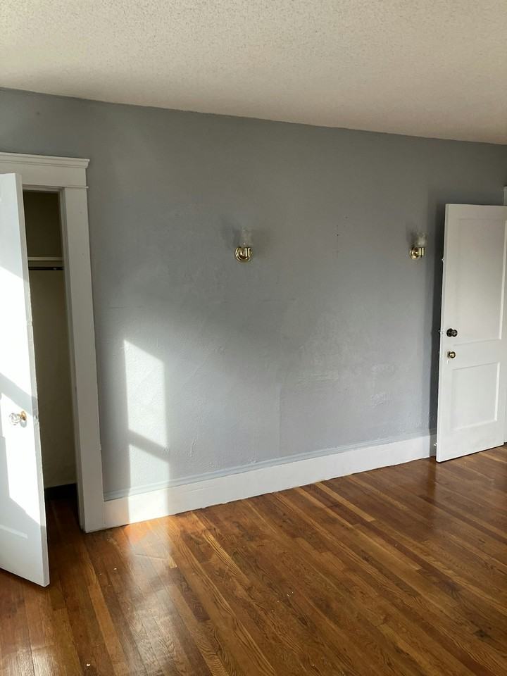275 O'Connor St, Unit 2 - Photo 4 of 5