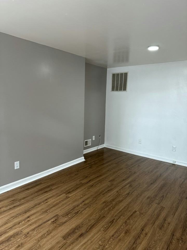 917 North Arlington Avenue, Unit 1 - Photo 3 of 12