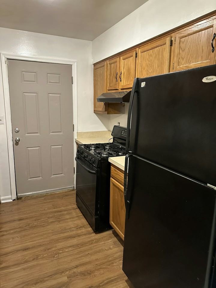 917 North Arlington Avenue, Unit 1 - Photo 5 of 12