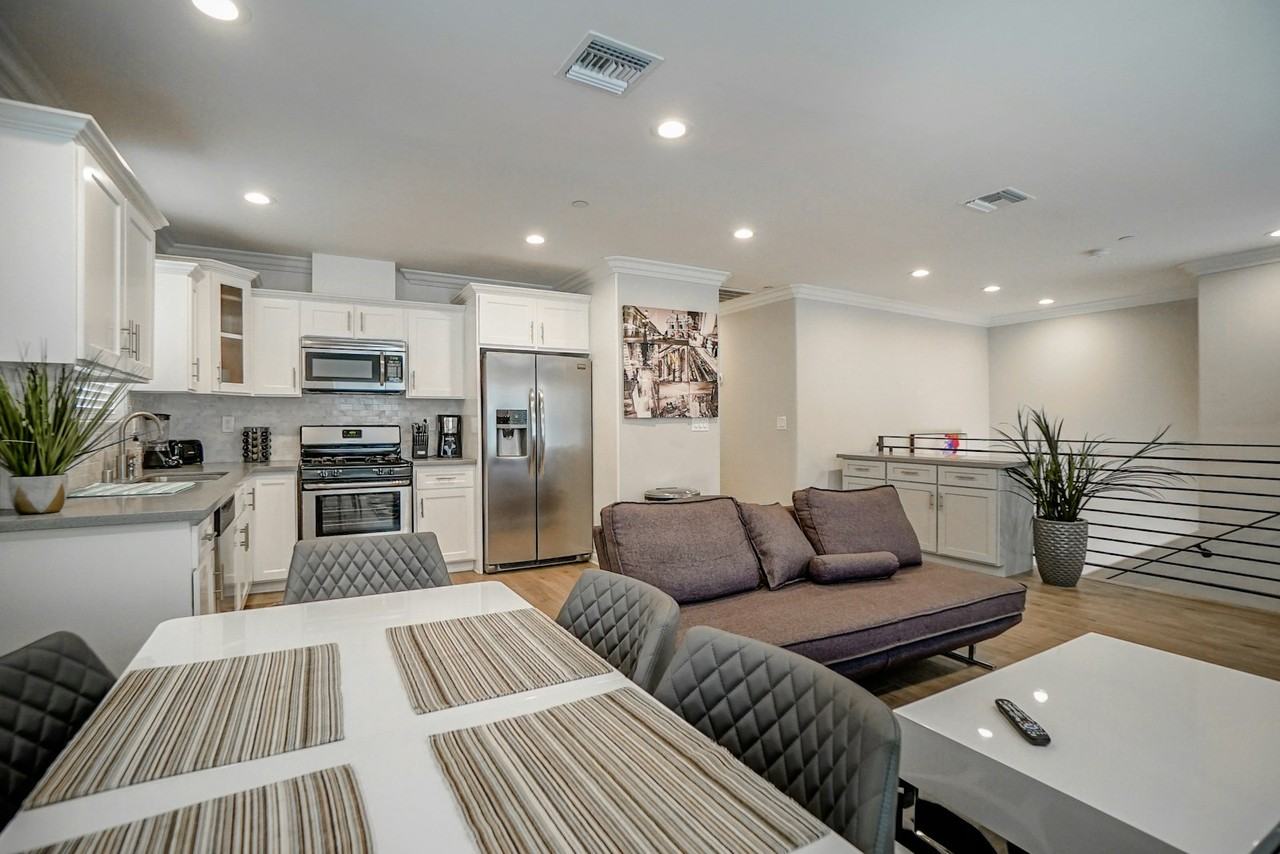 7101 South La Cienega Boulevard, Unit 7101 1/2 - Photo 3 of 19