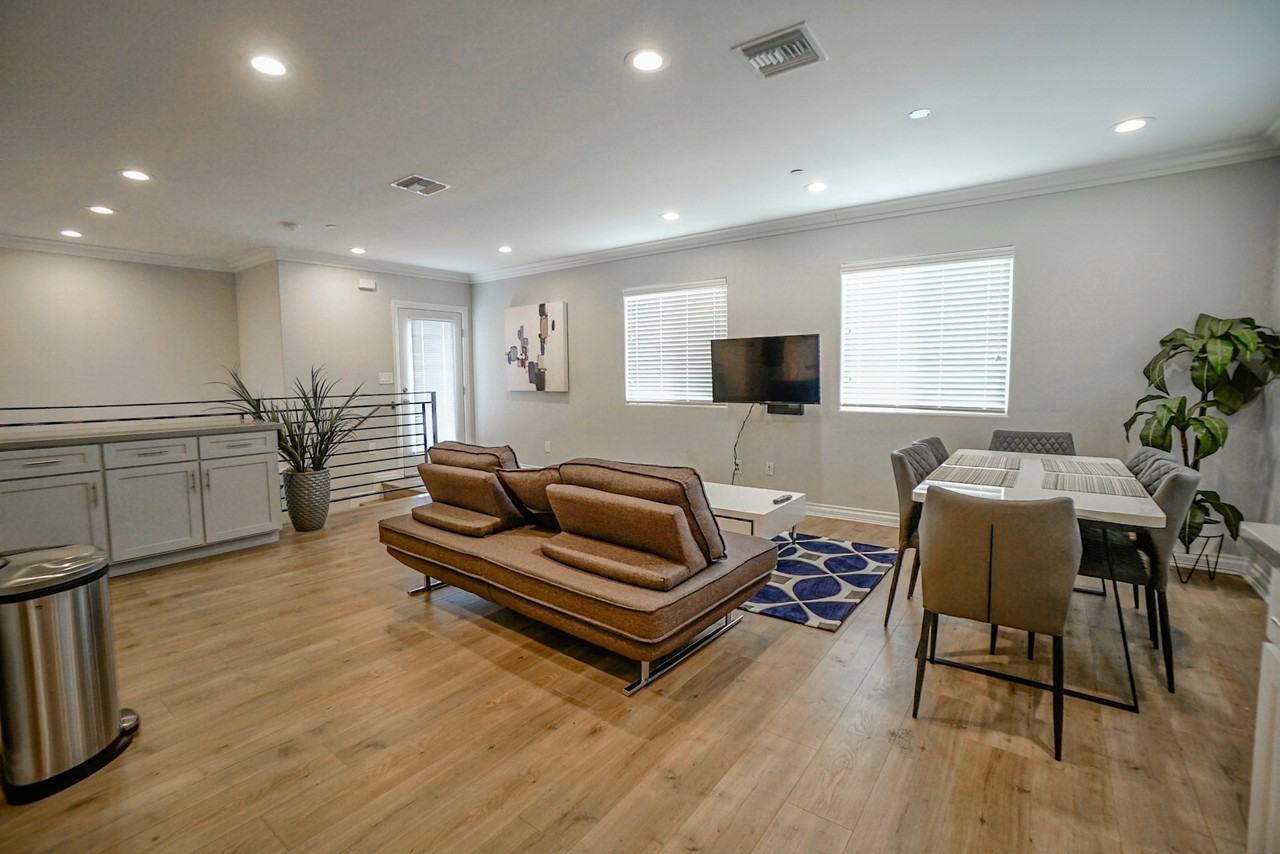 7101 South La Cienega Boulevard, Unit 7101 1/2 - Photo 4 of 19