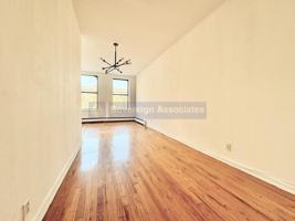 featured image of 140 W 112th St