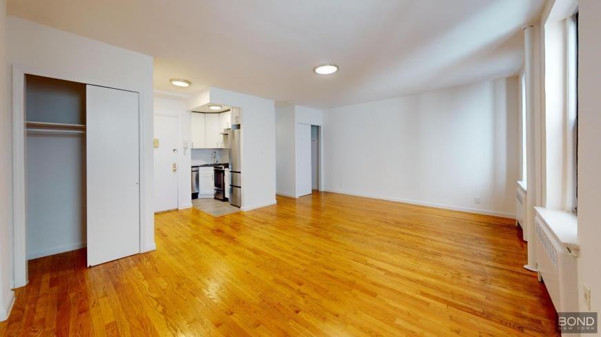 947 1st Ave - Photo 3 of 7