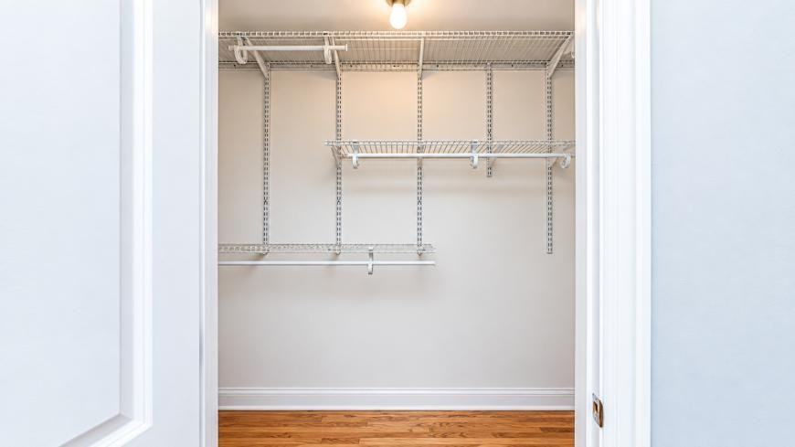 227 Custer Ave - Photo 7 of 10