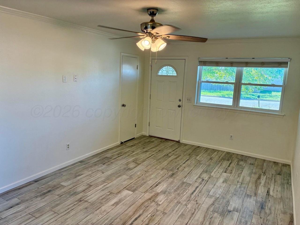 509 10th Ave - Photo 3 of 16