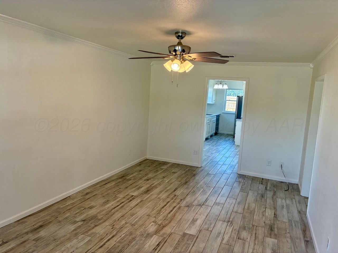 509 10th Ave - Photo 4 of 16