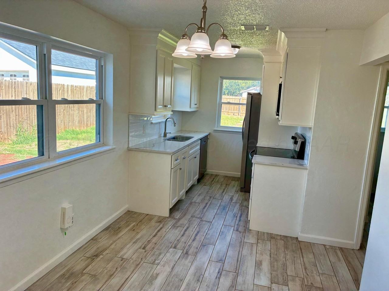 509 10th Ave - Photo 5 of 16