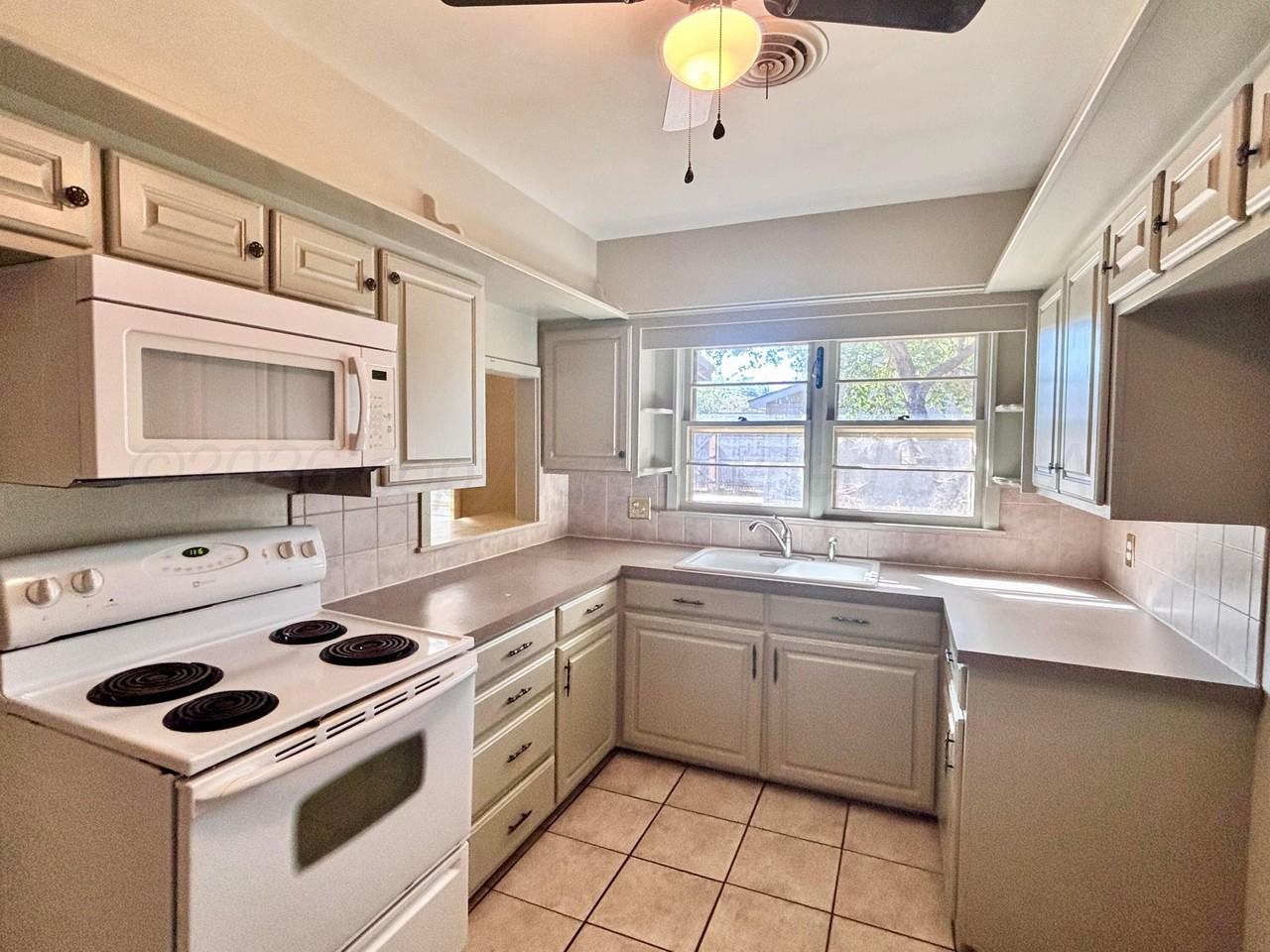 2913 Comanche St - Photo 7 of 23