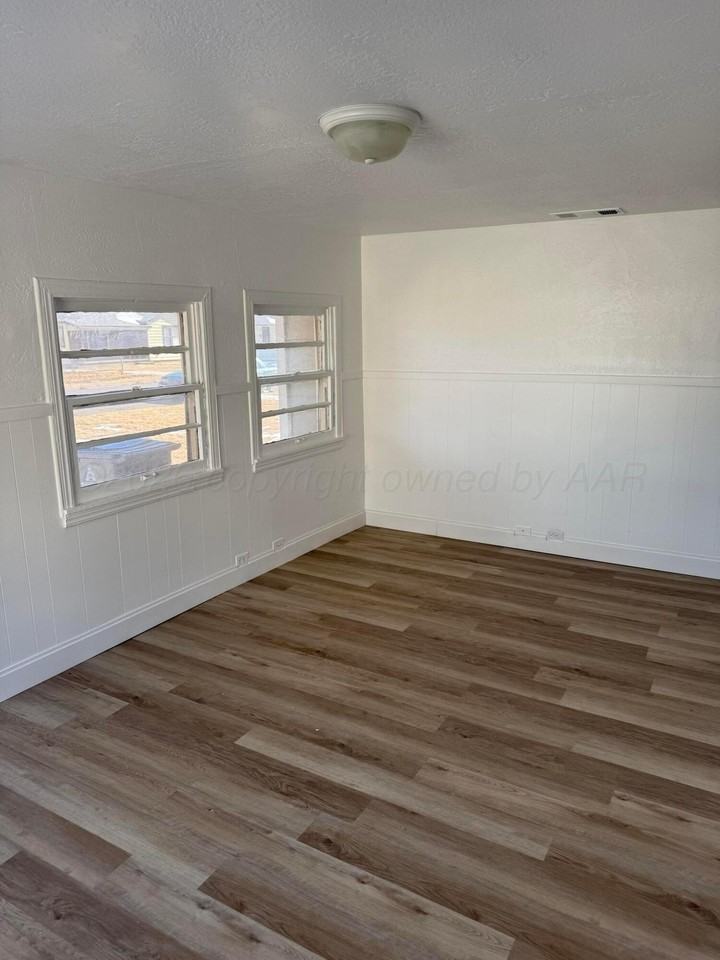 4112 S Monroe St - Photo 3 of 10