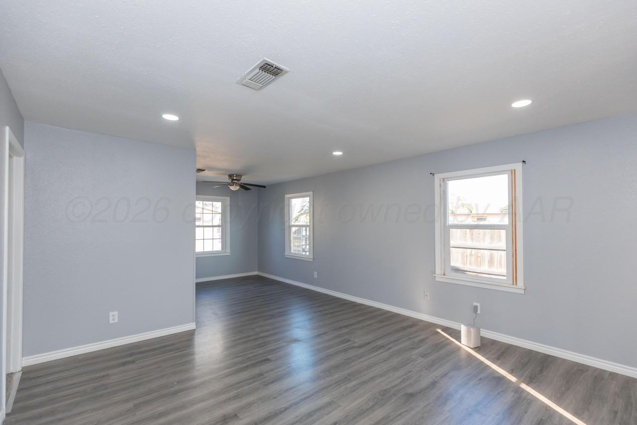 4000 S Lipscomb St - Photo 3 of 25