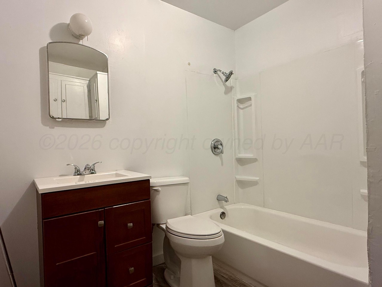 411 W 4th St - Photo 5 of 8