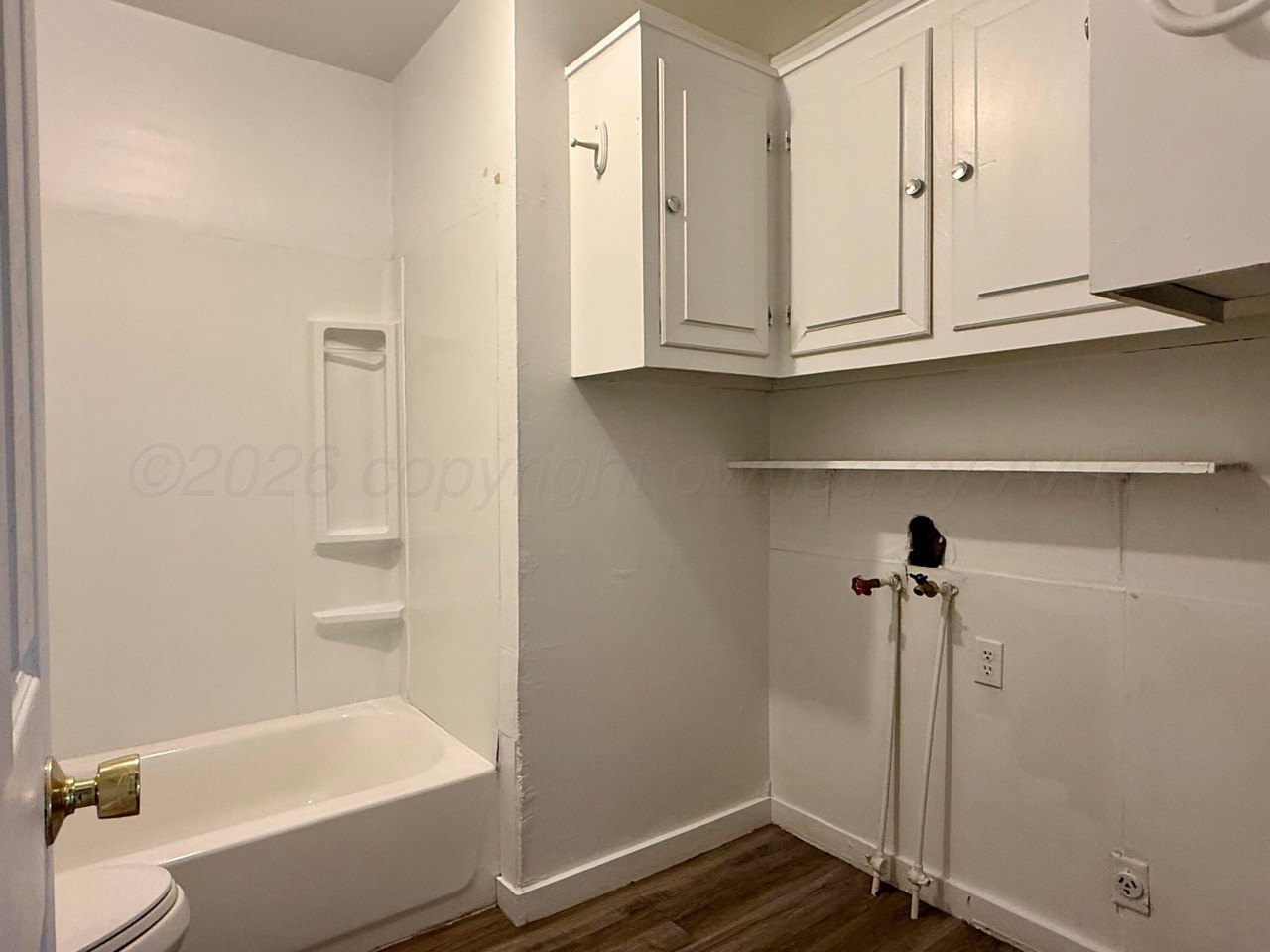 411 W 4th St - Photo 6 of 8