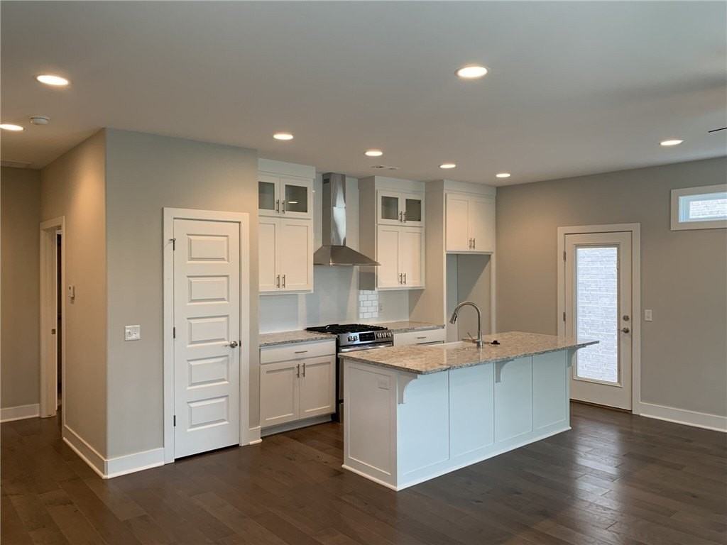 2383 E Amherst Aly - Photo 3 of 22
