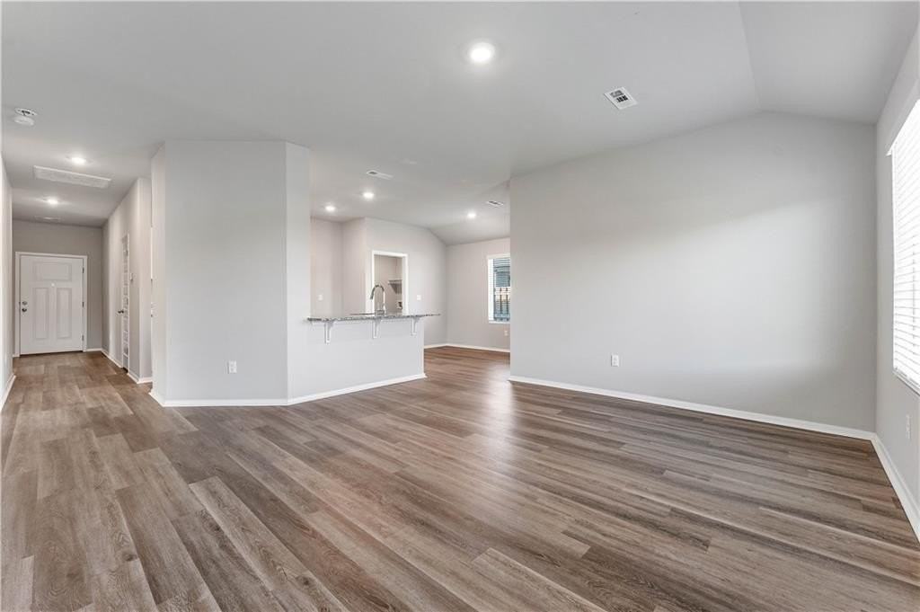 2533 E Fox Bury St - Photo 3 of 15