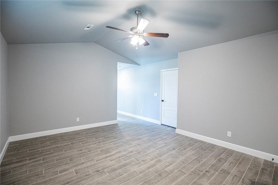 525 Fox Cir - Photo 2 of 18