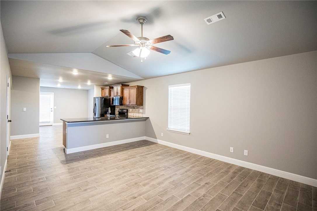 525 Fox Cir - Photo 6 of 18