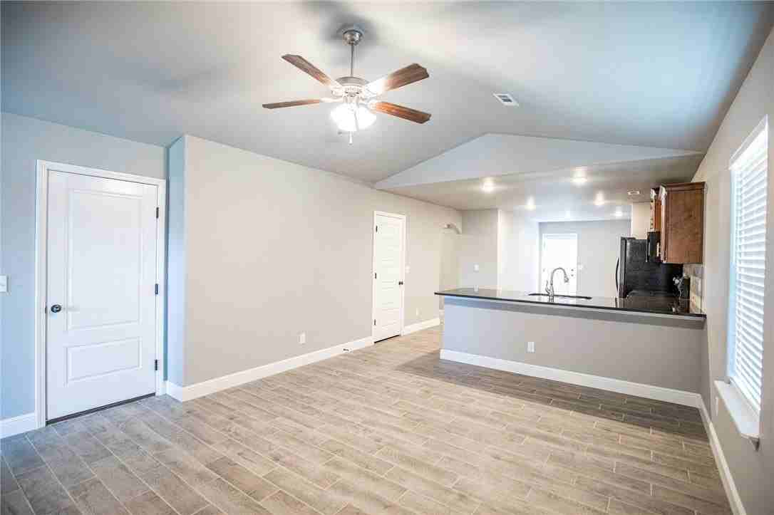 525 Fox Cir - Photo 7 of 18