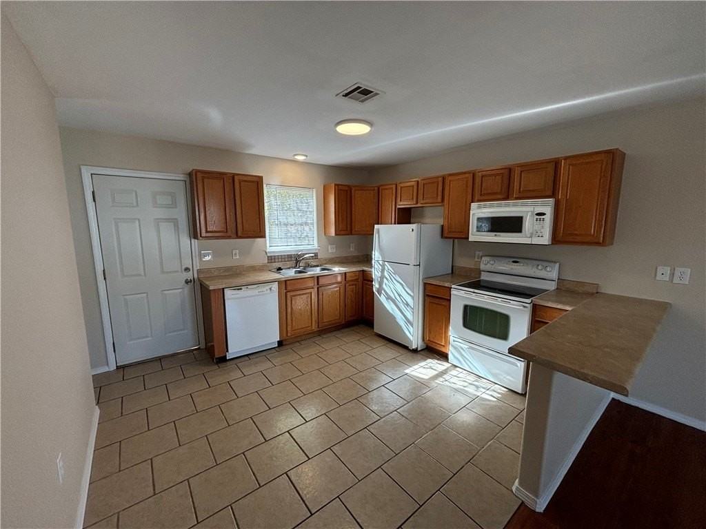 129 E Ella St - Photo 2 of 10