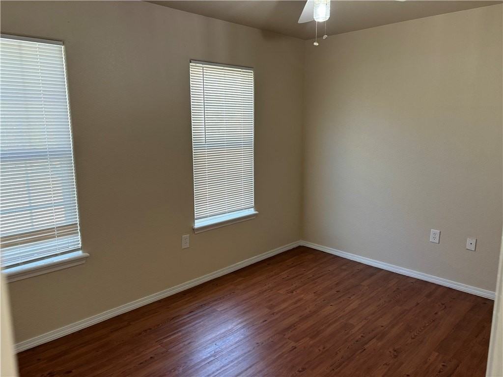 129 E Ella St - Photo 6 of 10