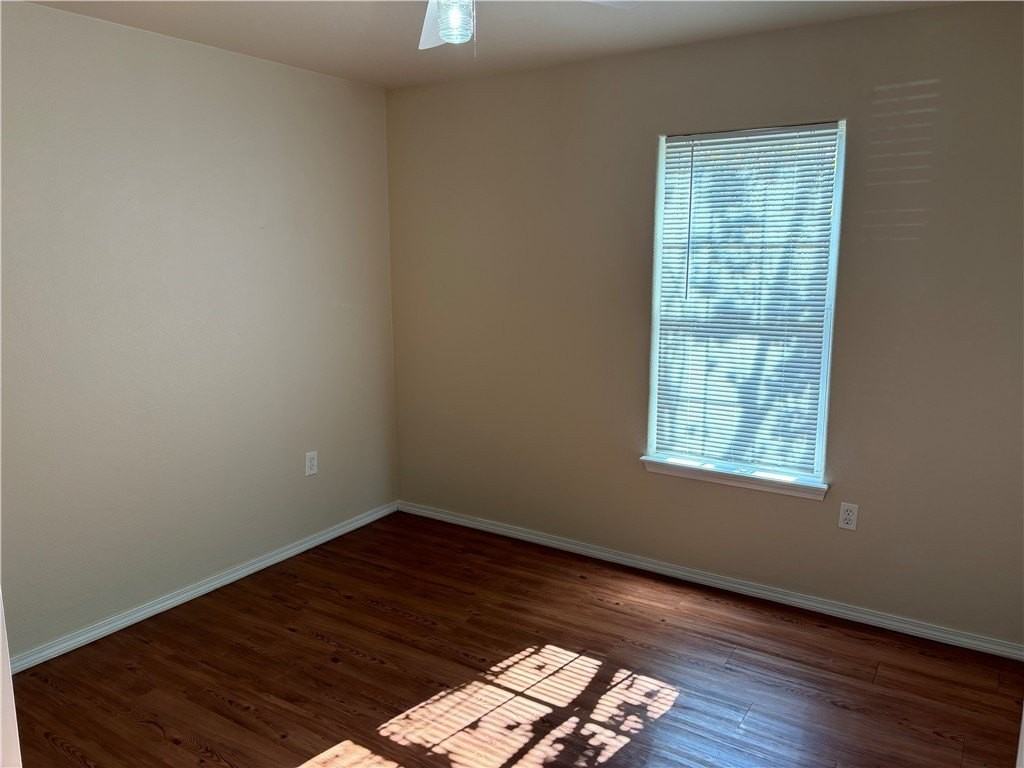 129 E Ella St - Photo 7 of 10