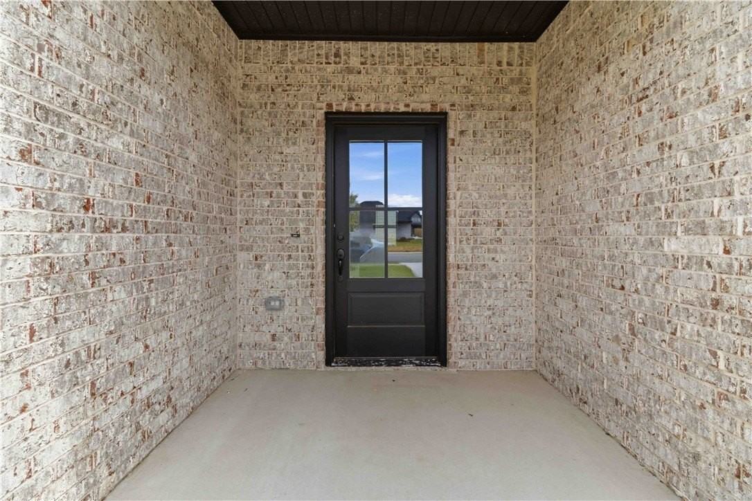 6706 High Meadow Boulevard - Photo 5 of 34