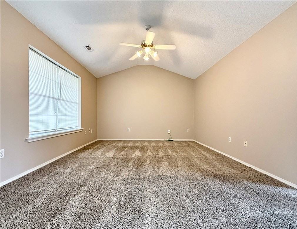 208 S Bailey St - Photo 2 of 13