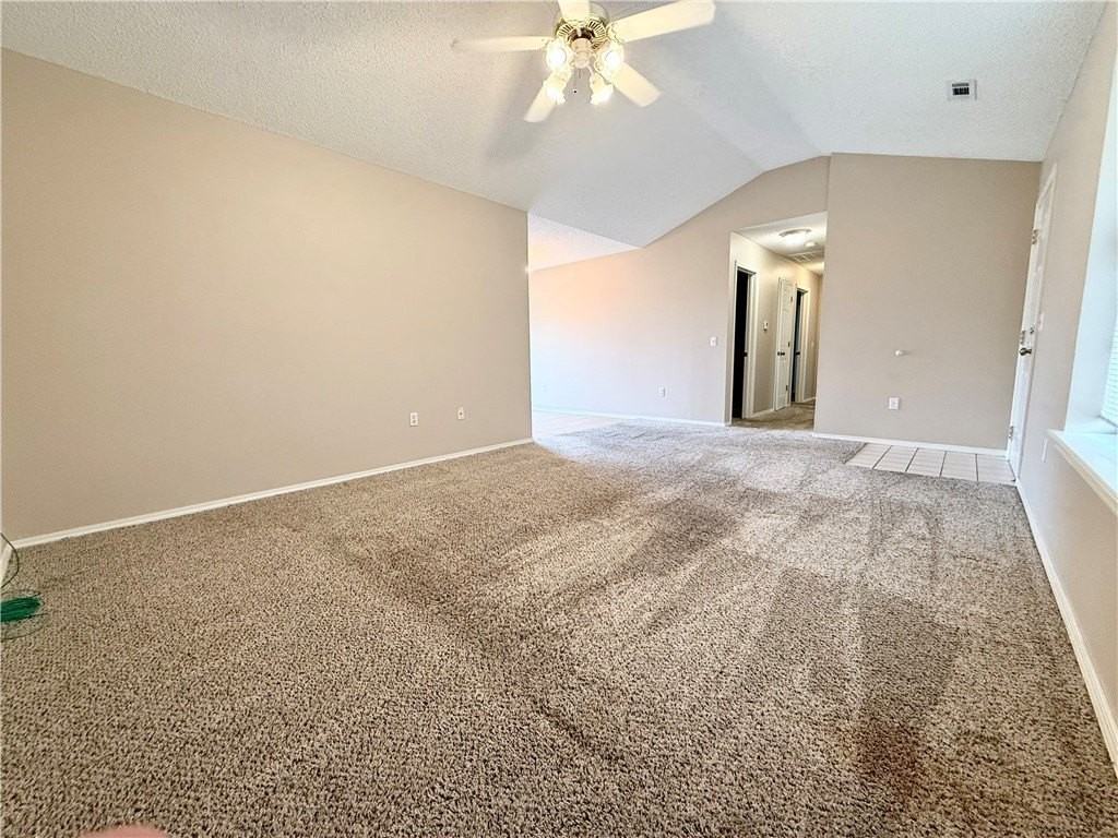 208 S Bailey St - Photo 5 of 13
