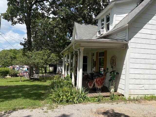 546 E Rebecca St - Photo 3 of 19