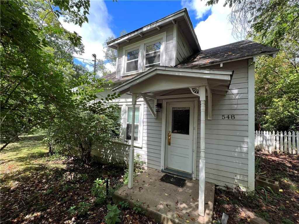 548 E Rebecca St - Photo 4 of 28
