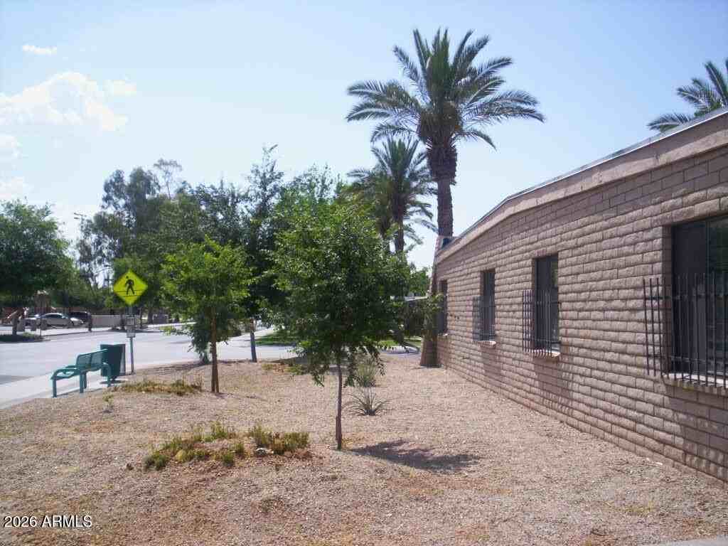 423 S Mitchell Dr #D - Photo 2 of 10