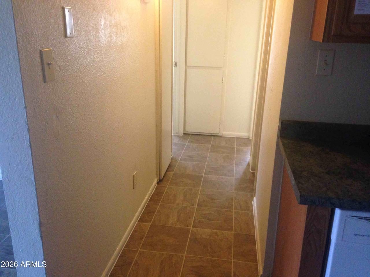 423 S Mitchell Dr #D - Photo 4 of 10