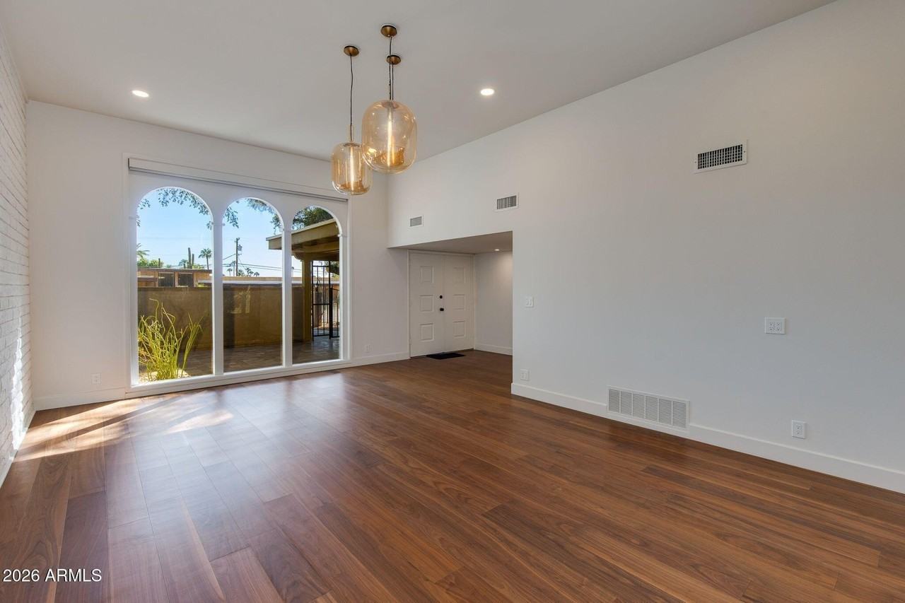 3736 E Montecito Ave - Photo 4 of 18
