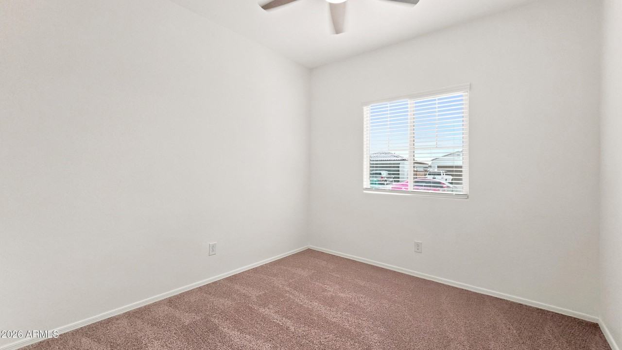 12736 W Midway Ave - Photo 5 of 27