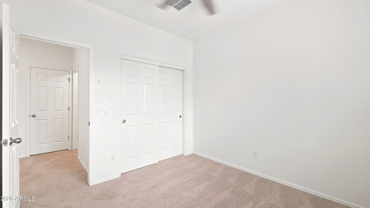 12736 W Midway Ave - Photo 6 of 27