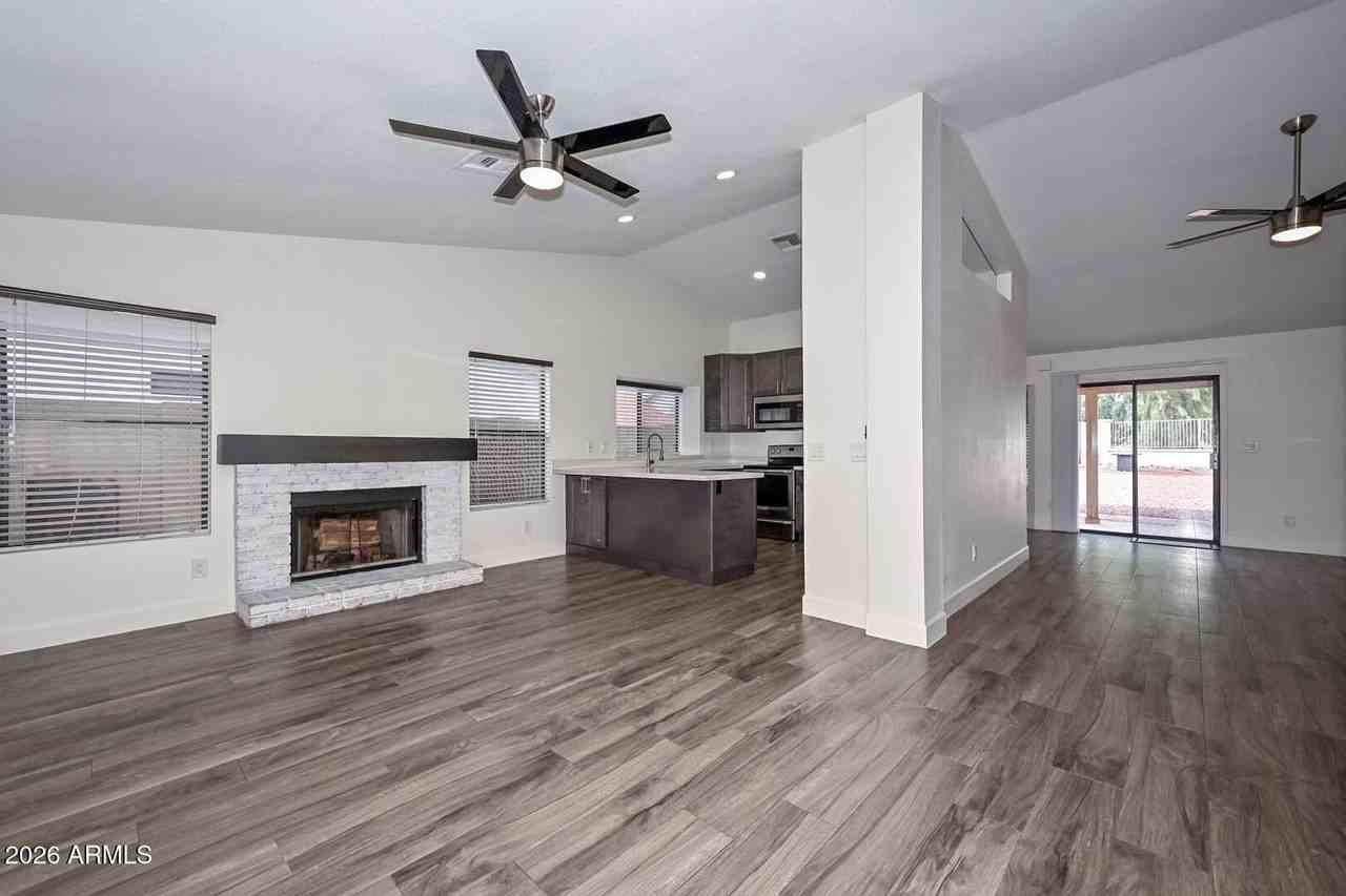 18848 N 73rd Dr - Photo 4 of 48