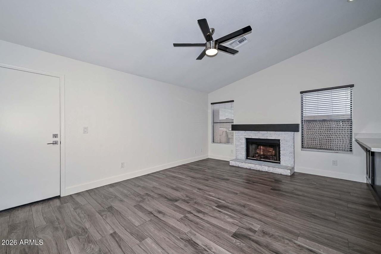 18848 N 73rd Dr - Photo 5 of 48