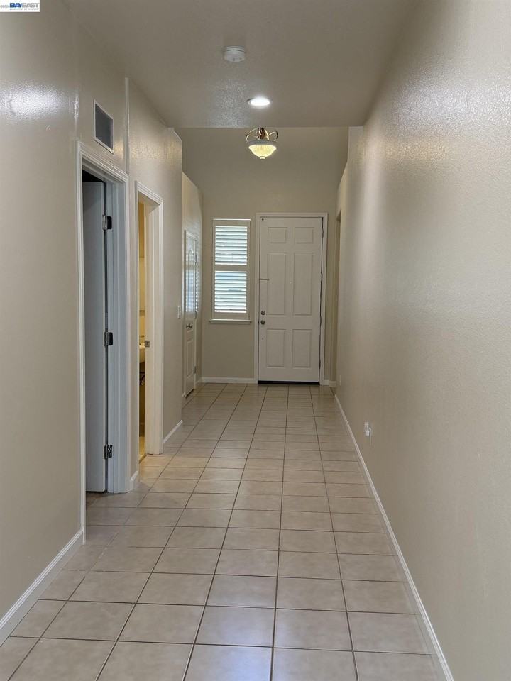 340 Chase St - Photo 2 of 23