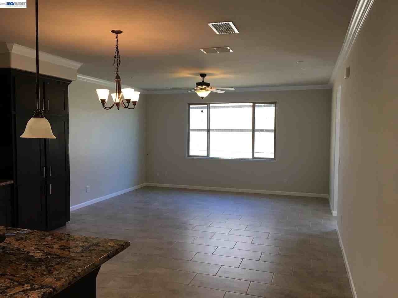 3513 Trentino St - Photo 5 of 25