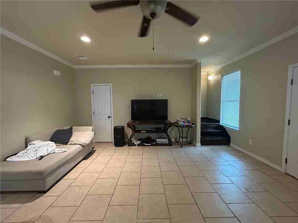 1103 Carolina St - Photo 3 of 16